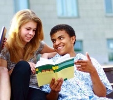 Nhieu hoc bong trong 'Ngay hoi tuyen sinh du hoc toan cau' hinh anh