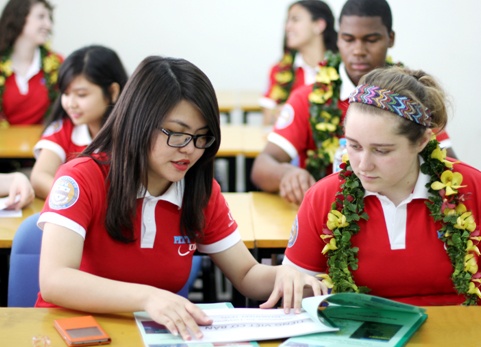 hoc tap trong moi truong quoc te tai uef anh 3