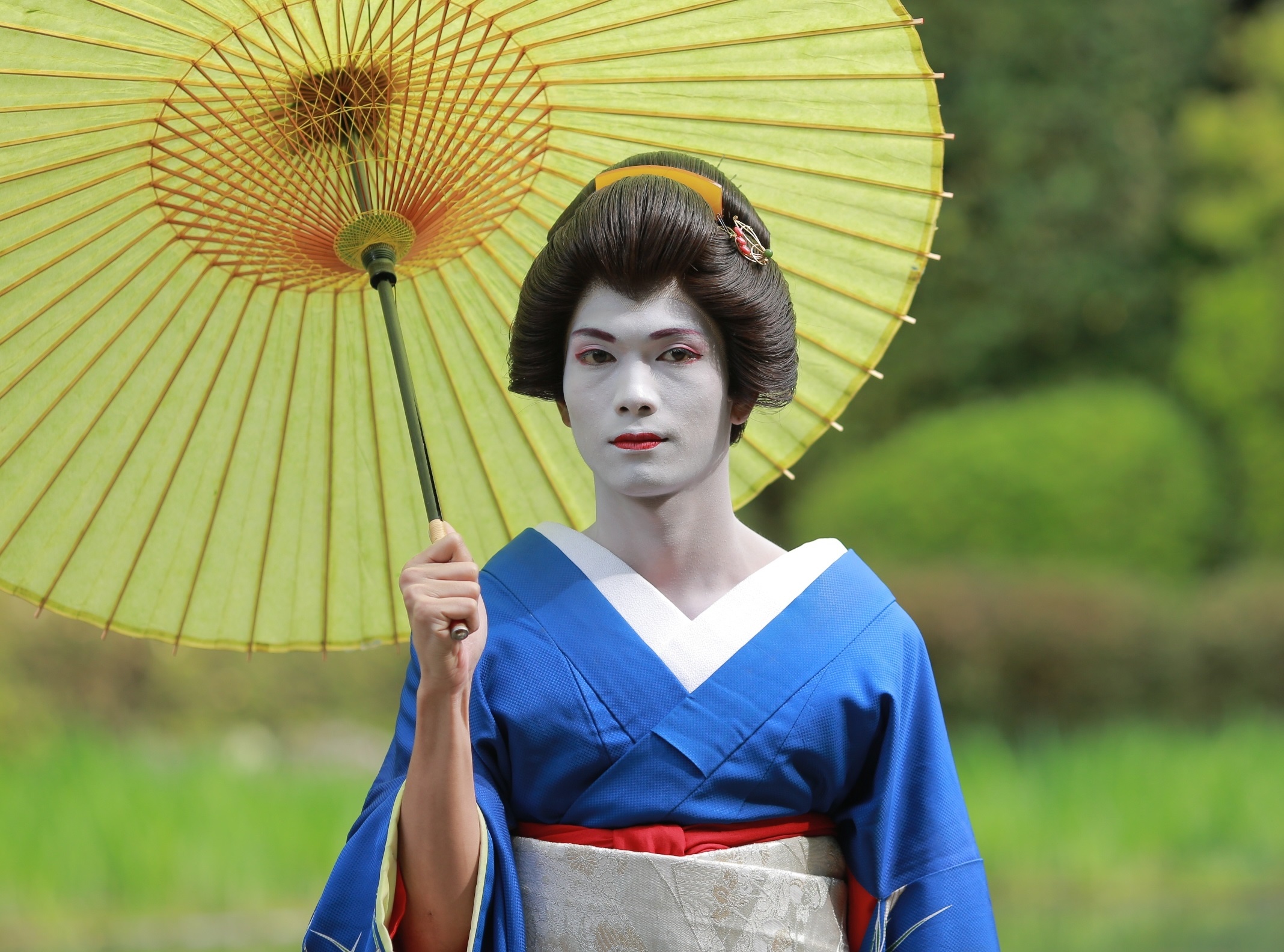 Big Daddy hoa geisha dao pho Nhat Ban hinh anh