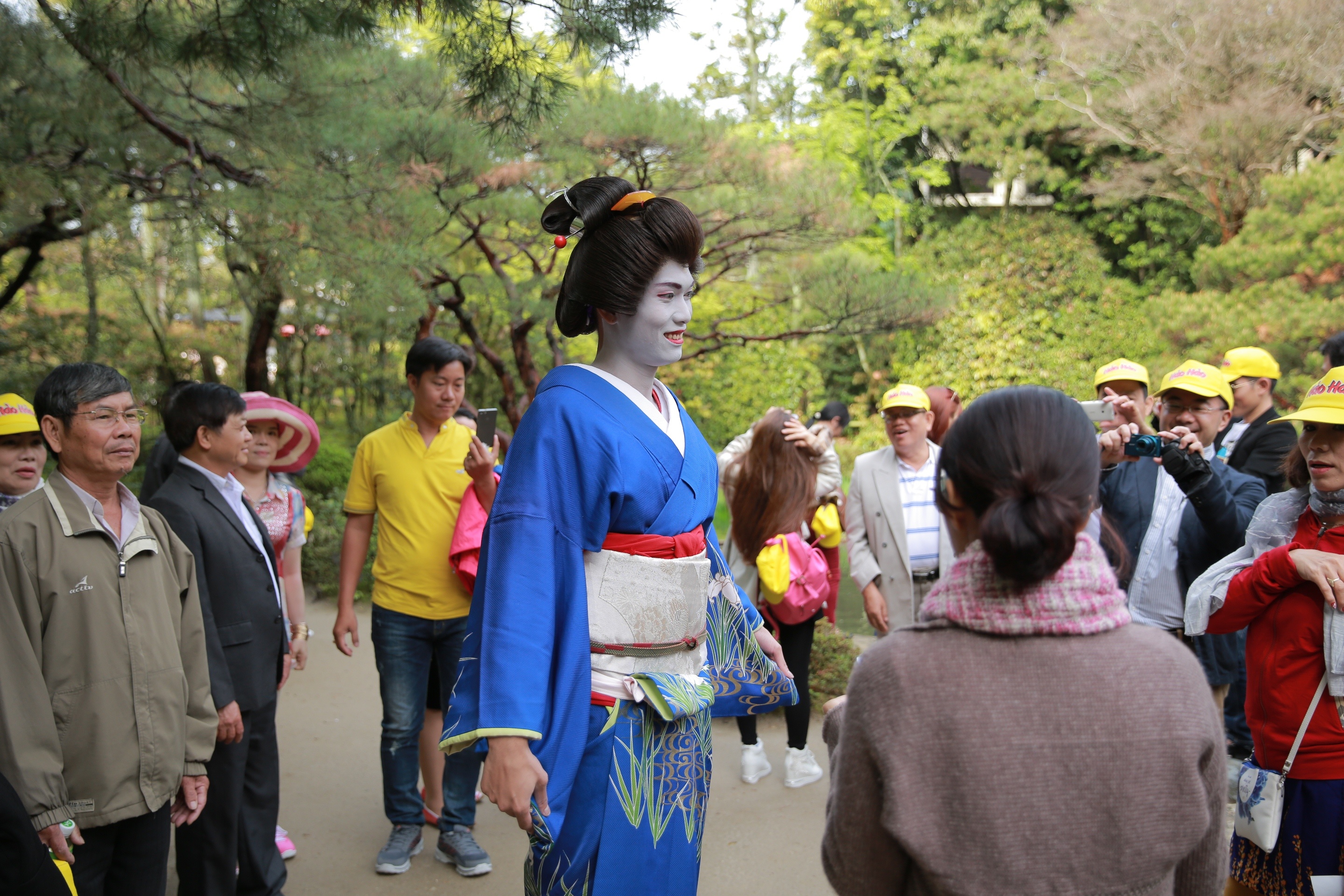 Big Daddy lam geisha anh 6