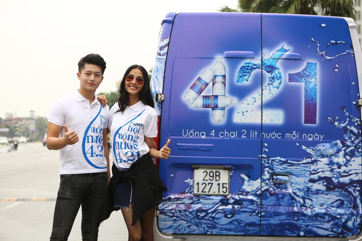 Thanh Hằng nhảy cùng fan tại Hà Nội ảnh 3 Thanh Hang nhay cung fan tai Ha Noi anh 3