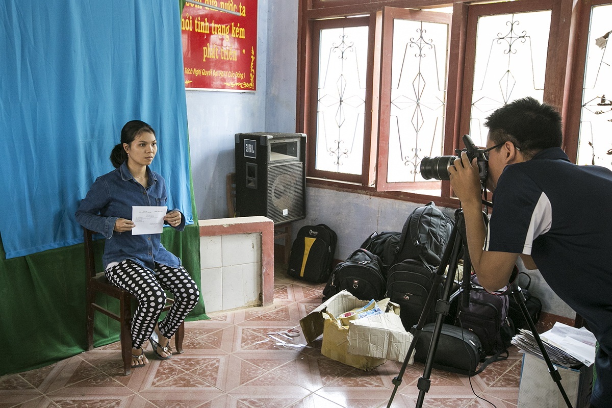 người dân lý sơn đổi giấy phép lái xe giữa biển ảnh 7 nguoi dan ly son doi giay phep lai xe giua bien anh 7