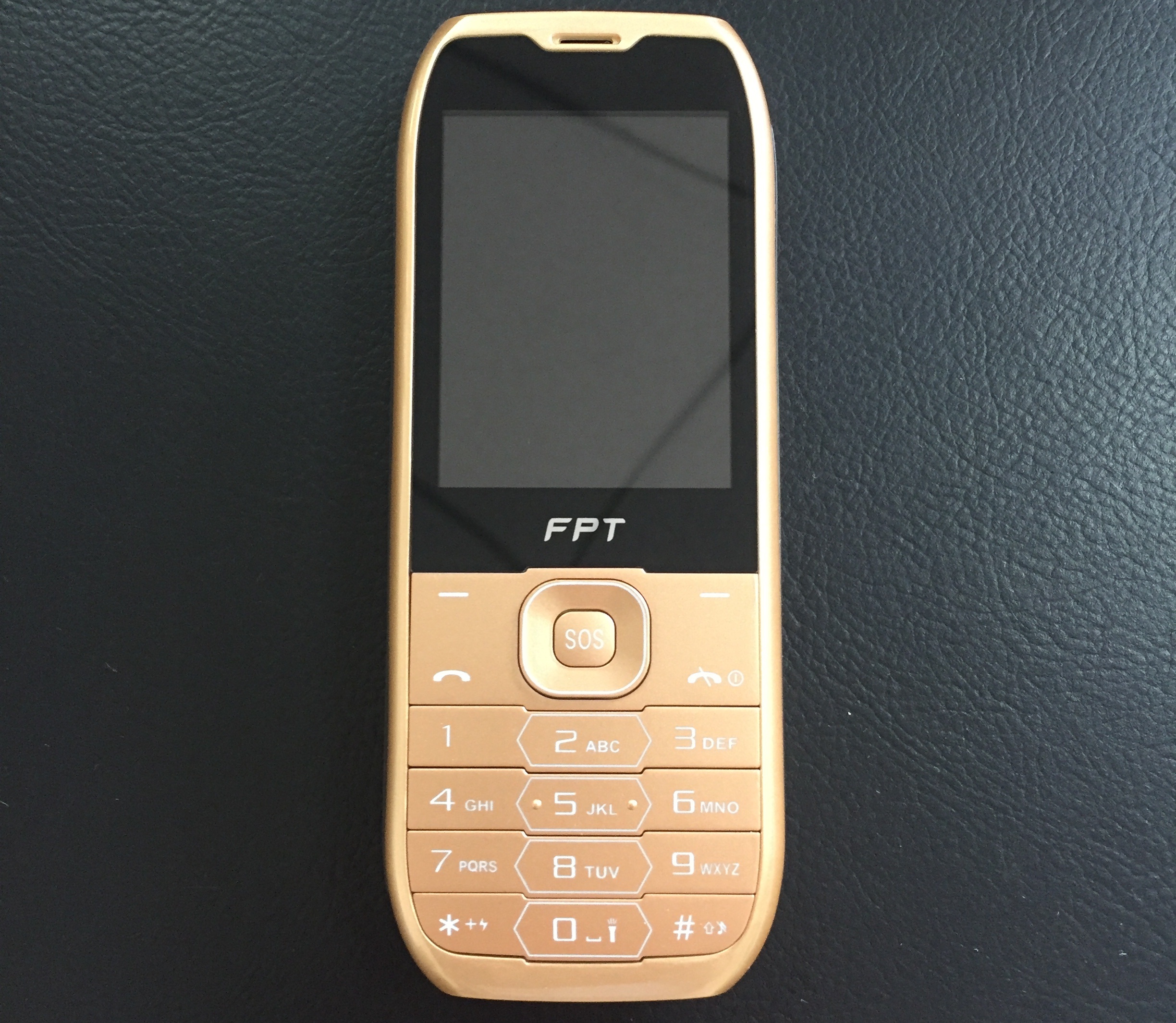 FPT Trading ra mat dien thoai 2 SIM, pin lon hinh anh