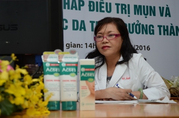 Cach dieu tri mun va cham soc da tuoi truong thanh hinh anh