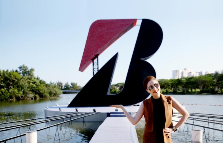 Minh Hang dap xe anh 5