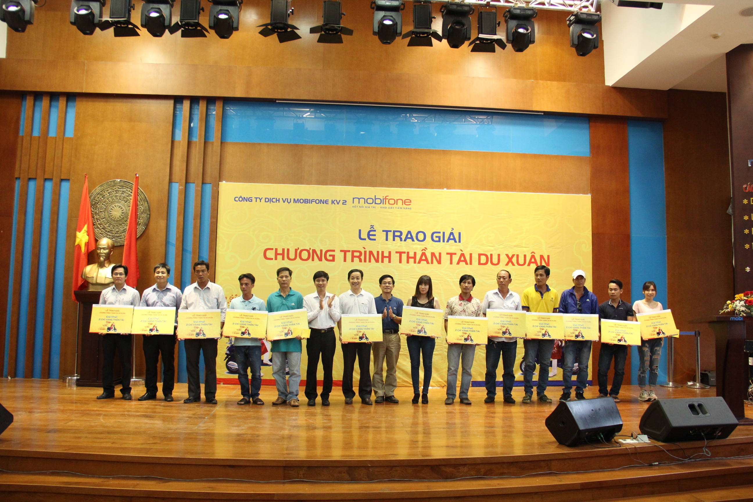 trao giai than tai MobiFone du xuan 2016 anh 1