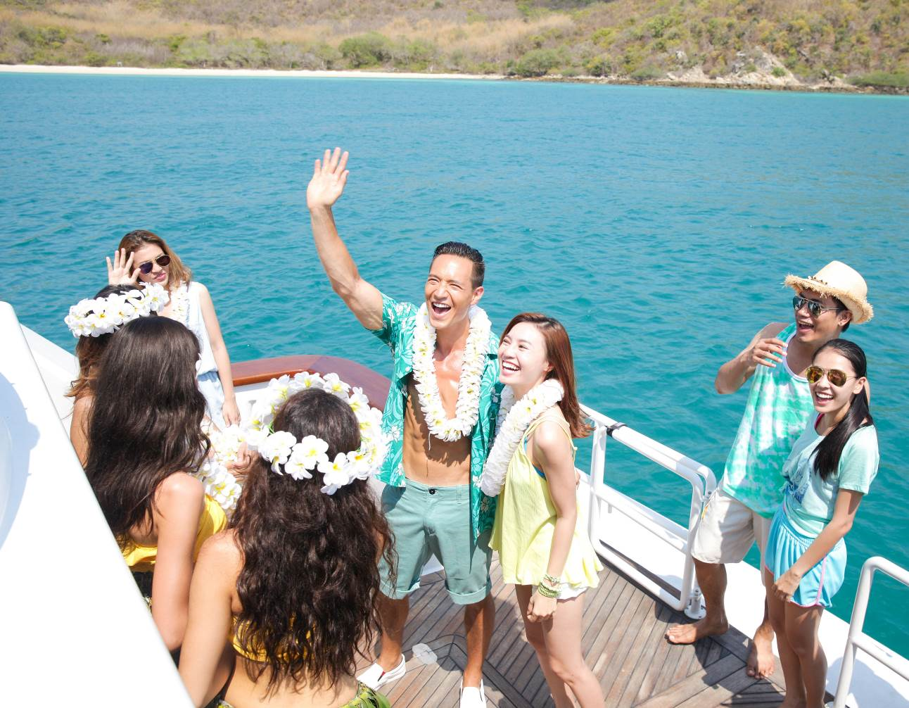 Kim Ly va Ninh Duong Lan Ngoc di du thuyen anh 1