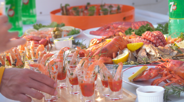 Kim Ly va Ninh Duong Lan Ngoc di du thuyen anh 5