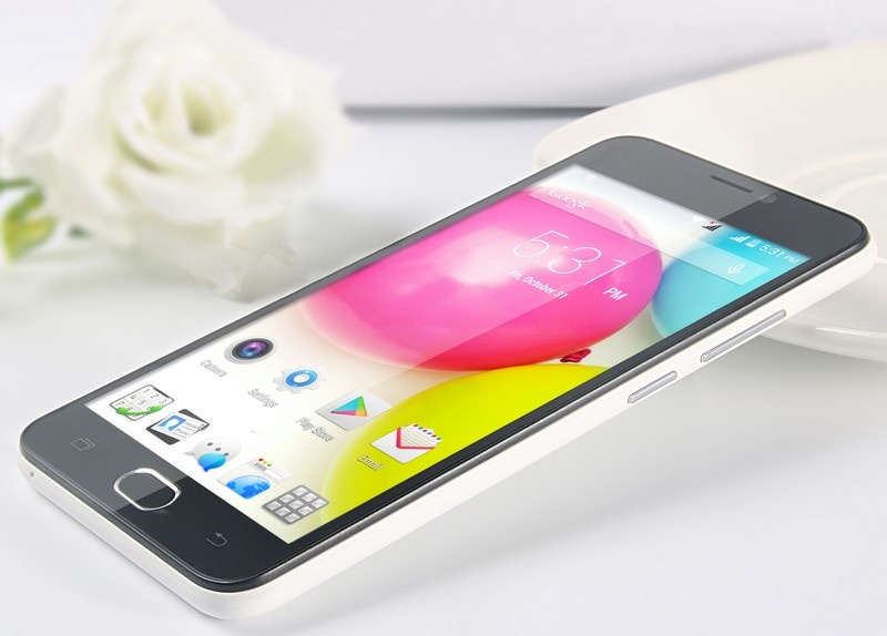 4 uu diem cua smartphone Mos 4G den tu An Do hinh anh