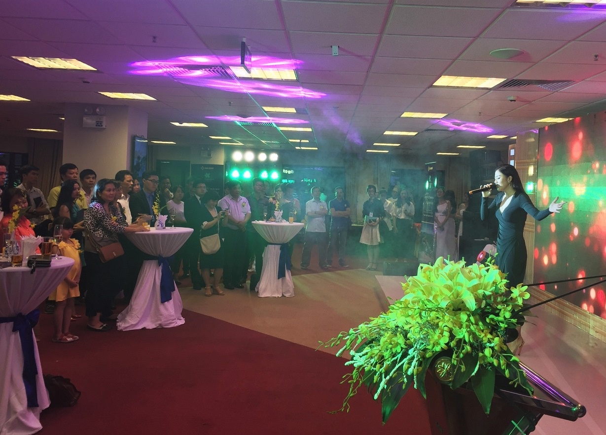 boc tham trung giai Mercedes C300 cua Sun Group anh 1