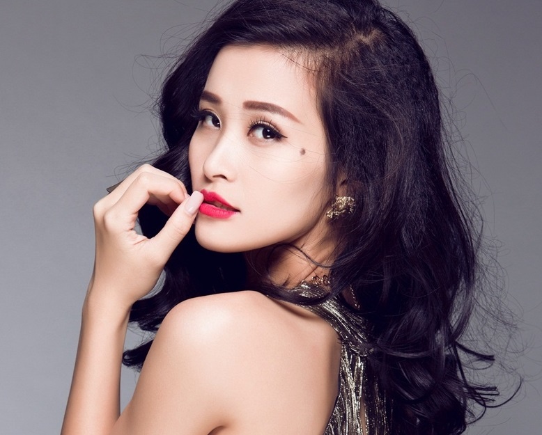 Dong Nhi duoc ky vong lap ky luc tren song truc tiep hinh anh