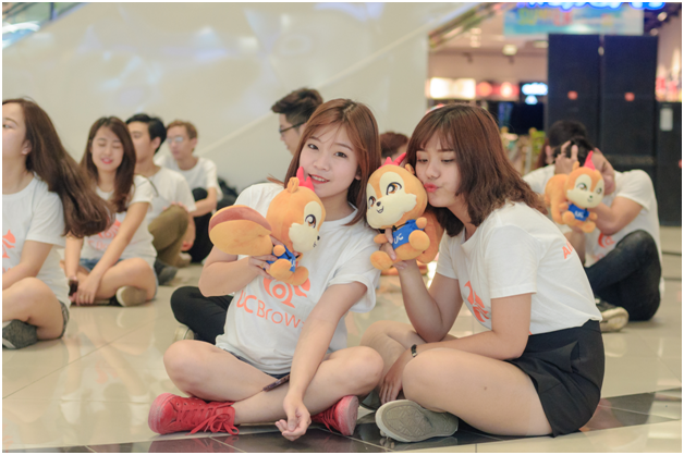 UC Browser đến Việt Nam với vũ điệu anh hùng lắc ảnh 2 UC Browser den Viet Nam voi vu dieu anh hung lac anh 2