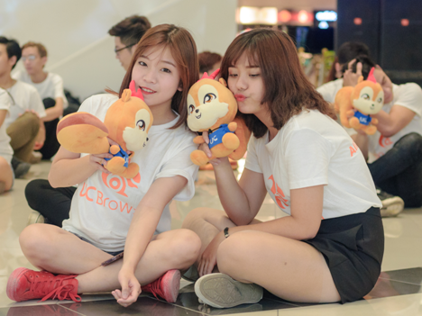 UC Browser den Viet Nam voi vu dieu 'Anh hung lac' hinh anh