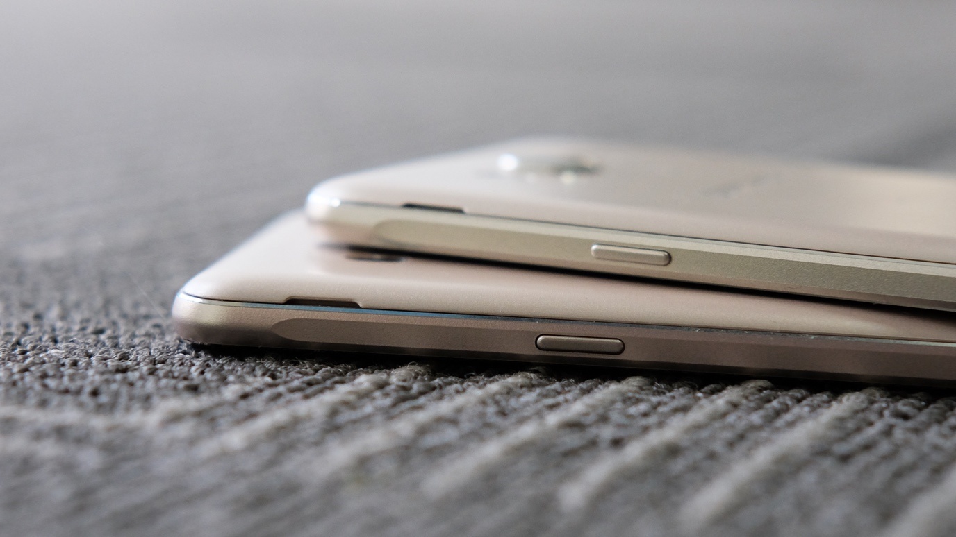 mở hộp điện thoại Samsung J5 và J6 phiên bản 2016 ảnh 7 mo hop dien thoai Samsung J5 va J6 phien ban 2016 anh 7