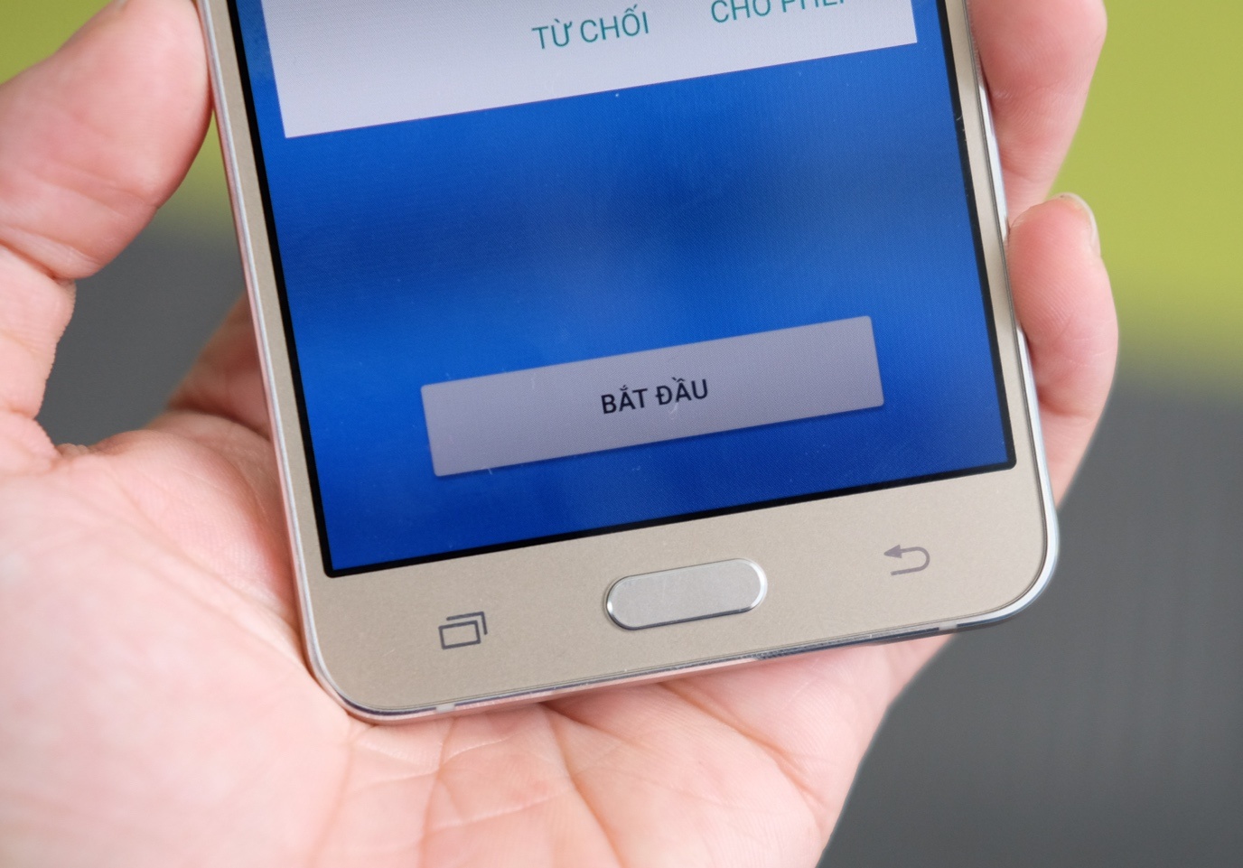 mở hộp điện thoại Samsung J5 và J6 phiên bản 2016 ảnh 12 mo hop dien thoai Samsung J5 va J6 phien ban 2016 anh 12