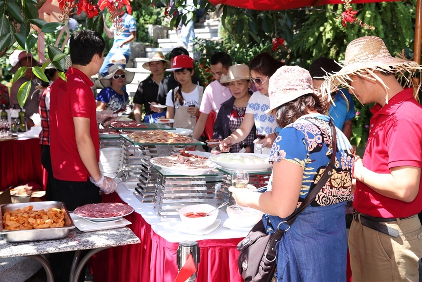 thuong thuc ruou vang tai Ba Na Hills anh 6