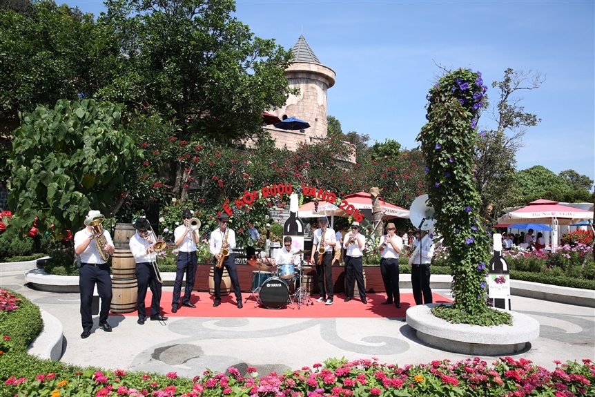 thuong thuc ruou vang tai Ba Na Hills anh 1