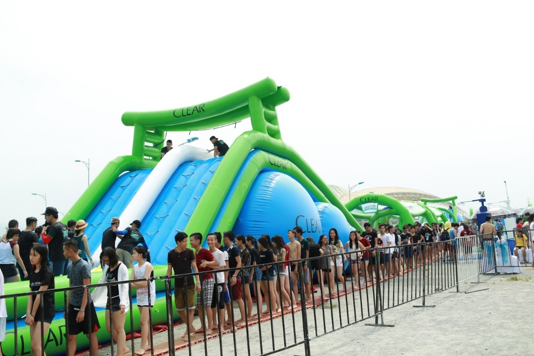 Nhung diem doc dao cua le hoi nuoc giua pho tai Viet Nam hinh anh