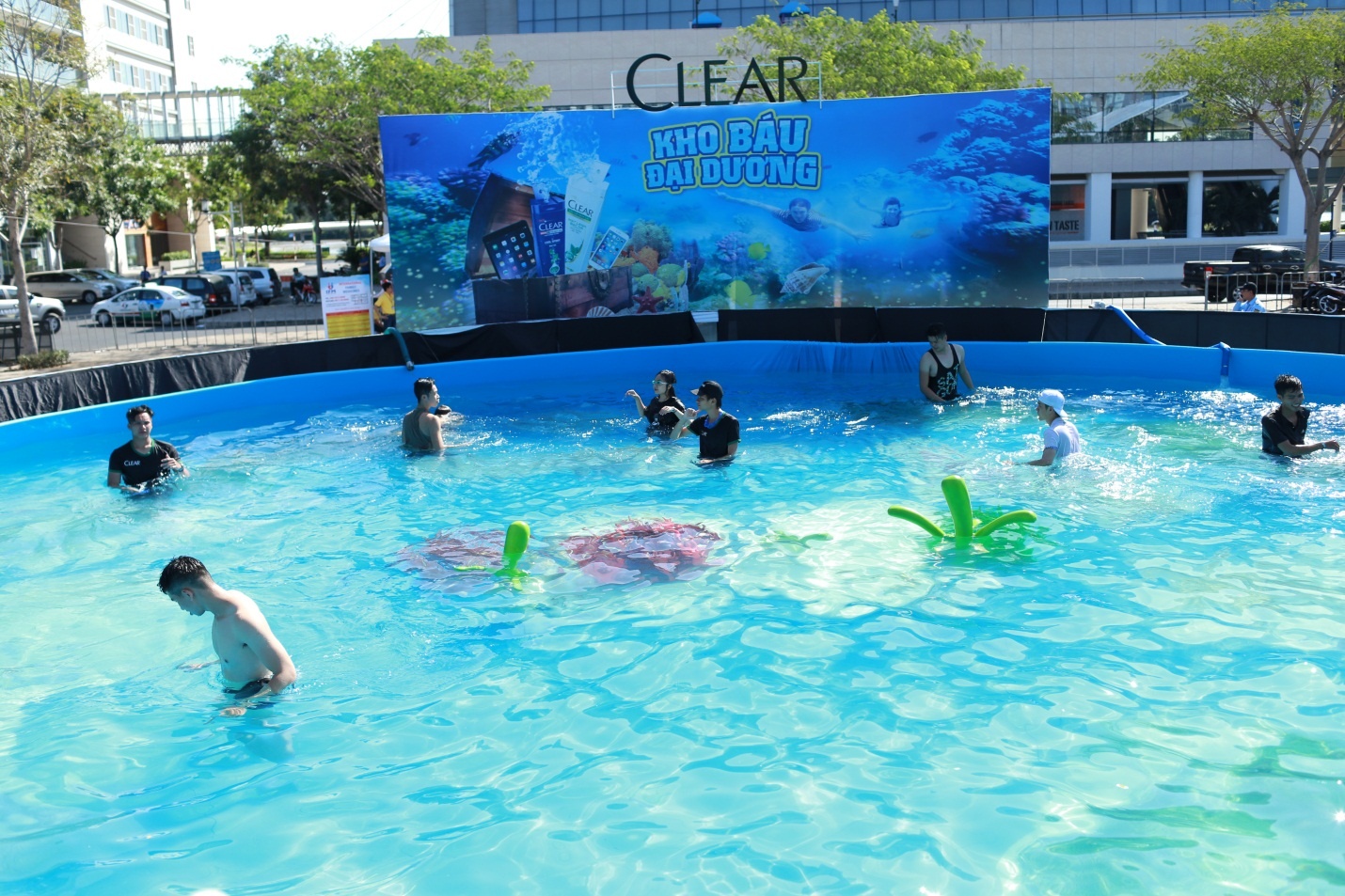 duong truot nuoc khong lo tren pho anh 2