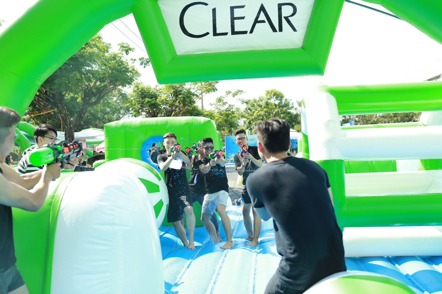 duong truot nuoc khong lo tren pho anh 3