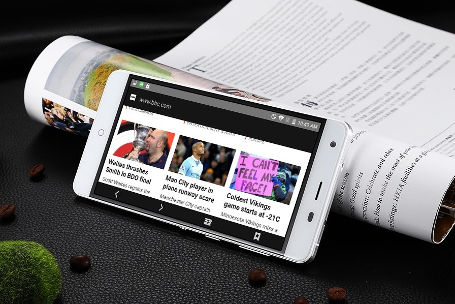 Avatelecom ra mat smartphone Titan Q8s hinh anh