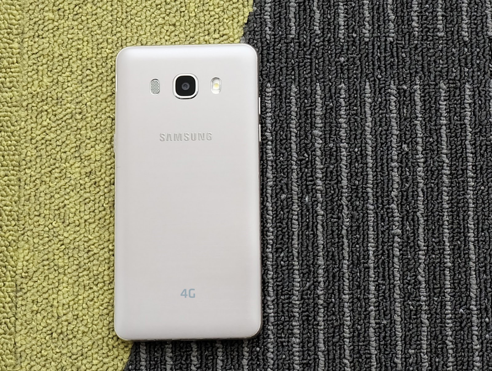 Galaxy J5 phien ban 2016: Selfie dep, thiet ke tot hinh anh