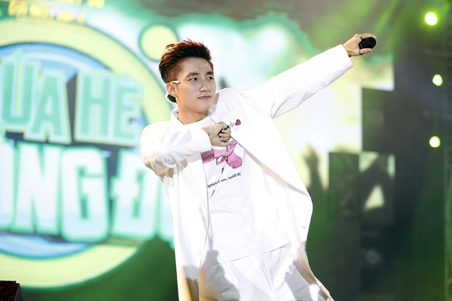 Son Tung M-TP, Phan Manh Quynh khuay dong san khau Nha Trang hinh anh