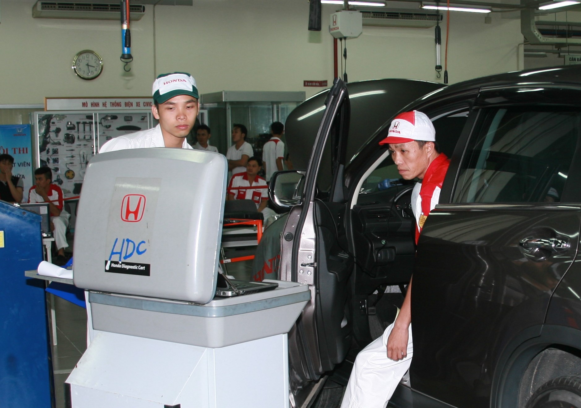 Trai nghiem dich vu chinh hang nhieu uu dai voi Honda VN hinh anh