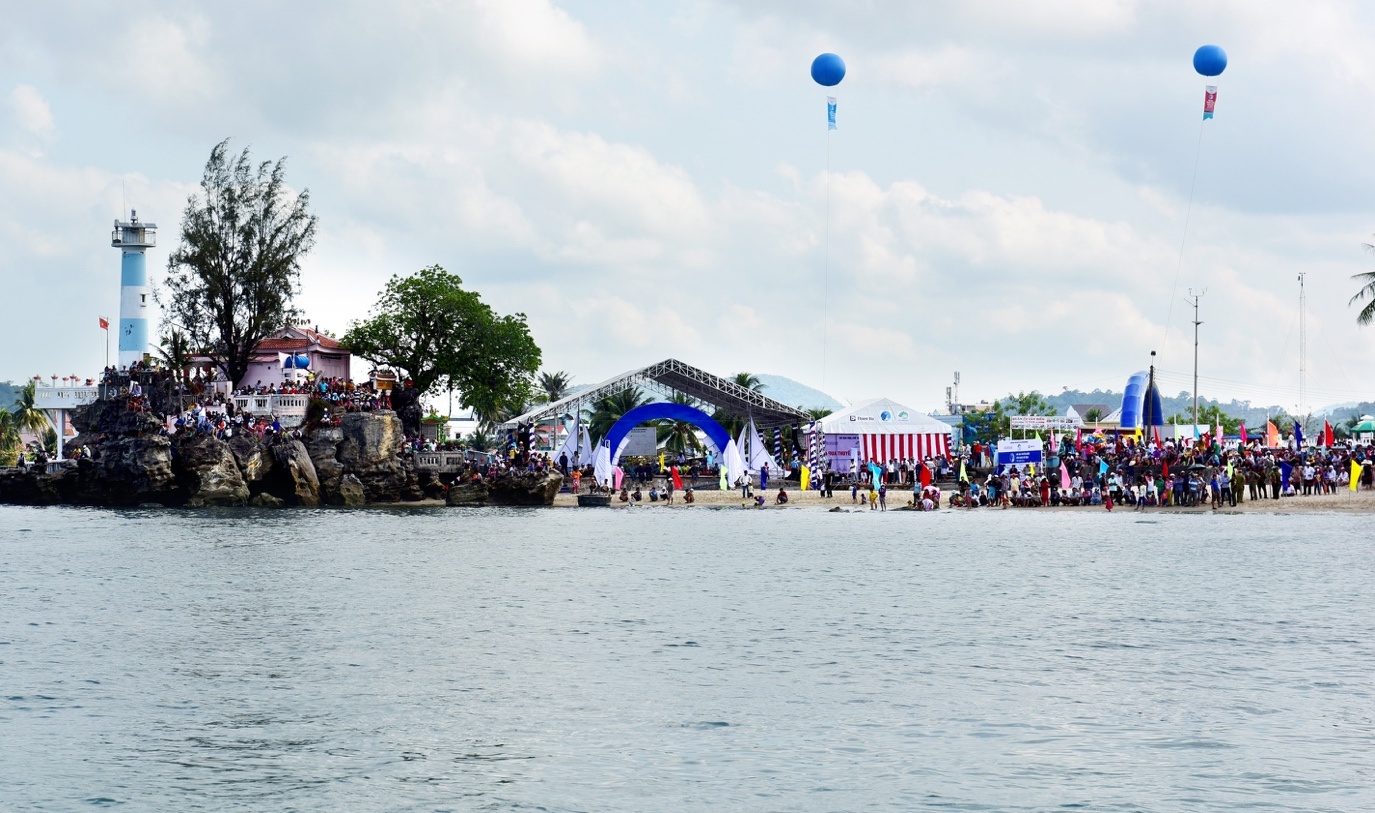 giai dua thuyen buom 2016 tai Phu Quoc anh 6