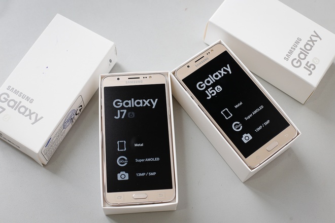 Galaxy J5 va J7 ban 2016: Thiet ke cao cap, cau hinh tot hinh anh