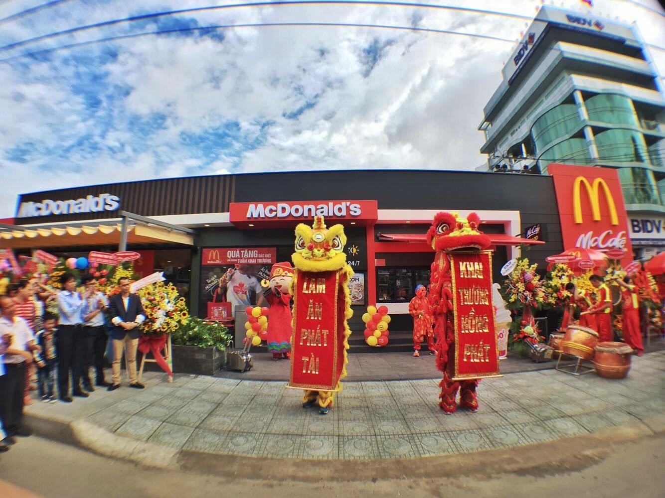 McDonald's khai truong nha hang thu 9 tai Viet Nam hinh anh