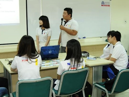Quan tri nhan luc - nganh hoc thu hut ban tre hinh anh