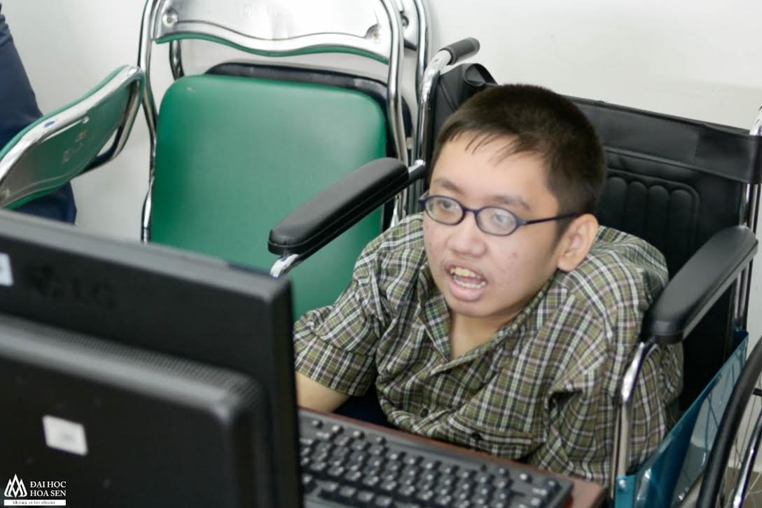 sinh viên khuyết tật giành học bổng toàn phần ảnh 2 sinh vien khuyet tat gianh hoc bong toan phan anh 2