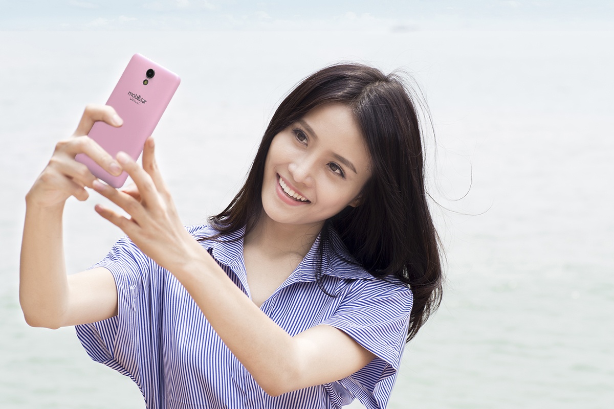 Giai vang 'Sieu mau chau A' rang ro voi phong cach pastel hinh anh