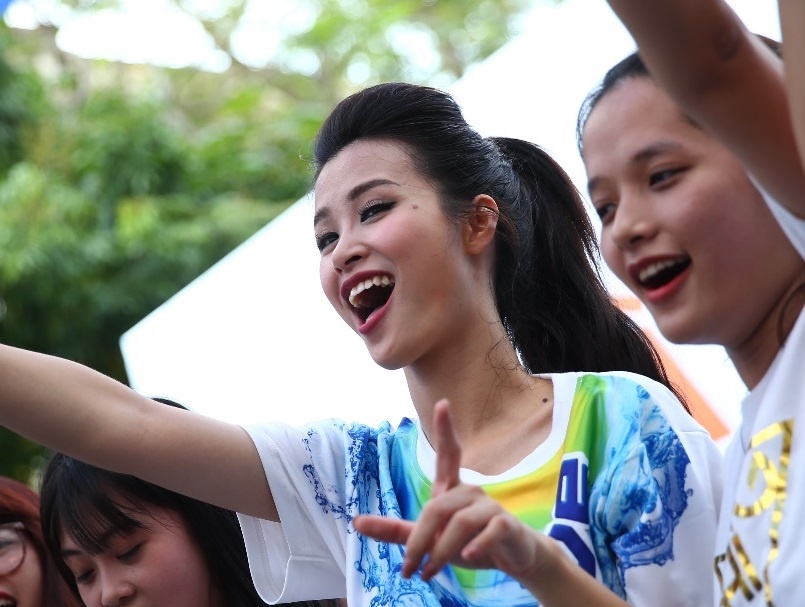 Dong Nhi, nhom 365 khuay dong 'Ngay hoi hung khoi' hinh anh