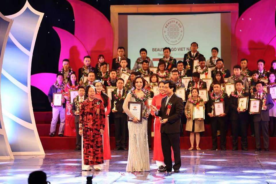 công dụng của nước uống làm đẹp ảnh 2 cong dung cua nuoc uong lam dep anh 2