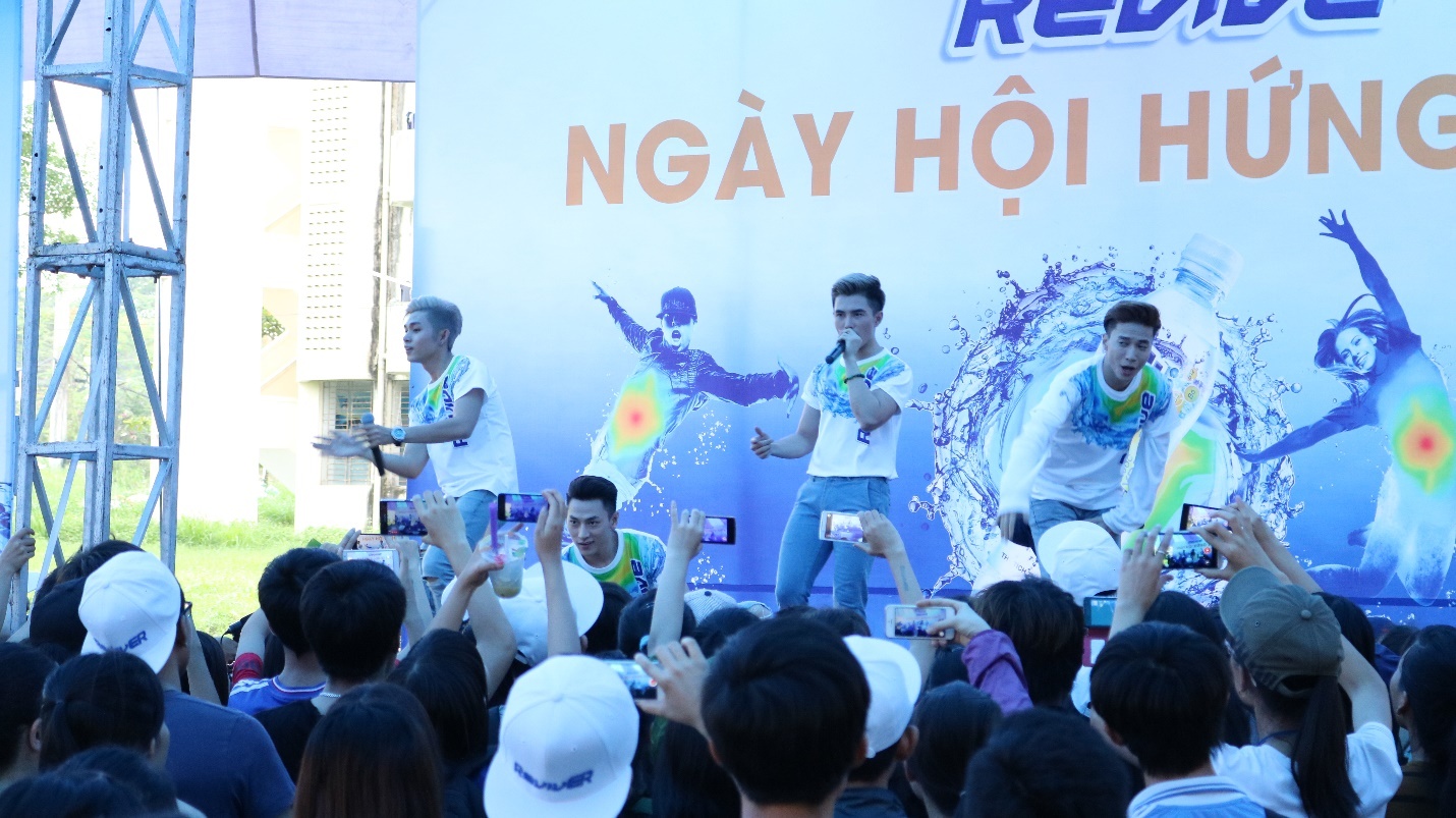 ngày hội hứng khởi cùng 7UP Revive ảnh 4 ngay hoi hung khoi cung 7UP Revive anh 4