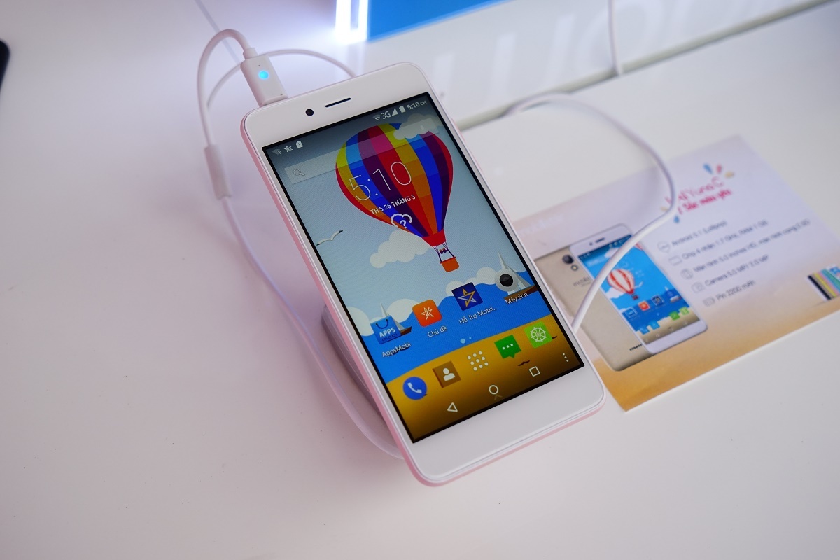 Yuna C hut khach hang nho man hinh cong 2,5D mau pastel hinh anh