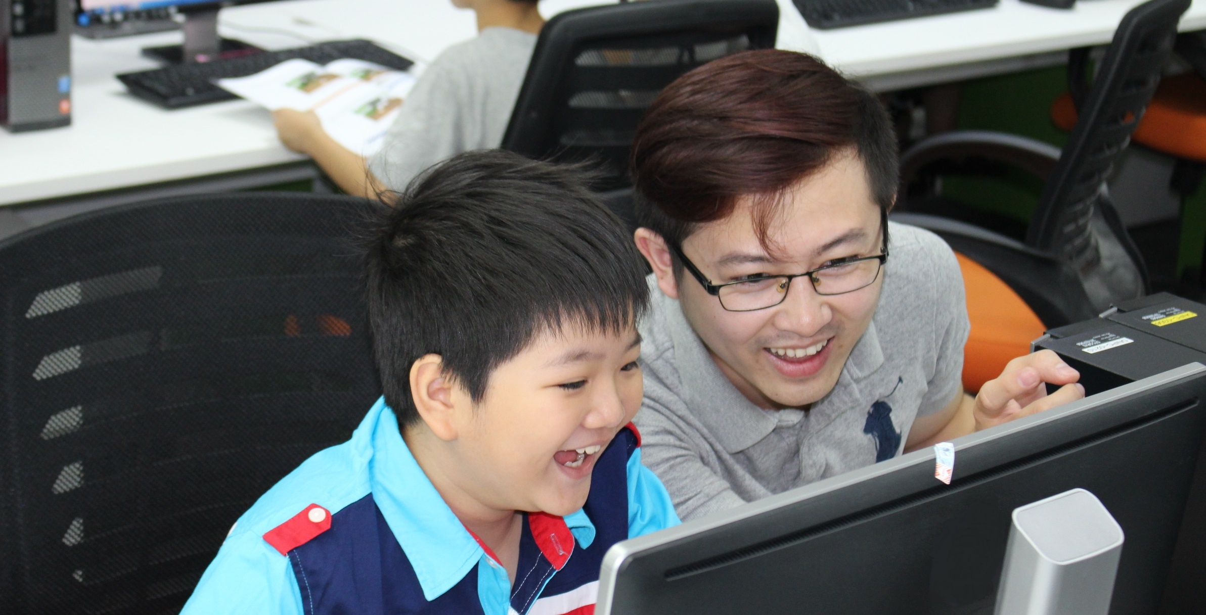 Cong ty CA Advance Vietnam day lap trinh cho tre anh 1