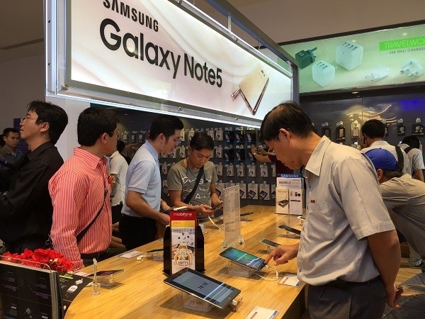 MobiFone khai trương 2 cửa hàng bán lẻ tại Hà Nội ảnh 2 MobiFone khai truong 2 cua hang ban le tai Ha Noi anh 2