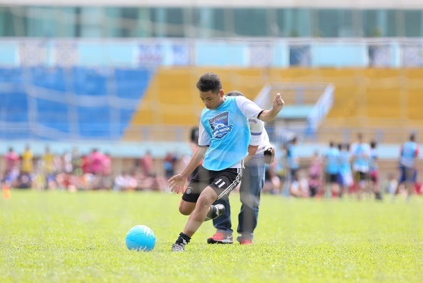 Dwight Yorke va Ronny Johnsen den Viet Nam anh 3