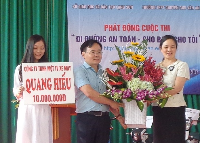 2.000 truong tham gia 'Di duong an toan - cho ban, cho toi' hinh anh