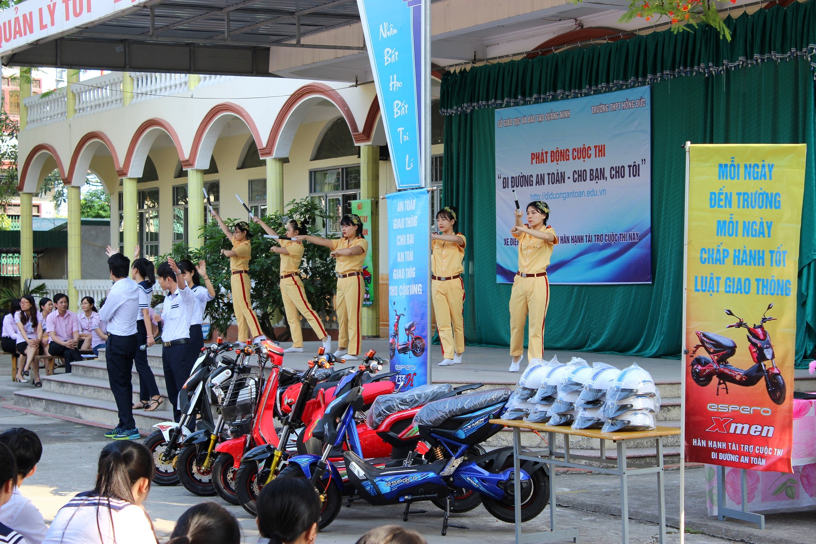 Cty Dectech to chuc thi ATGT anh 2