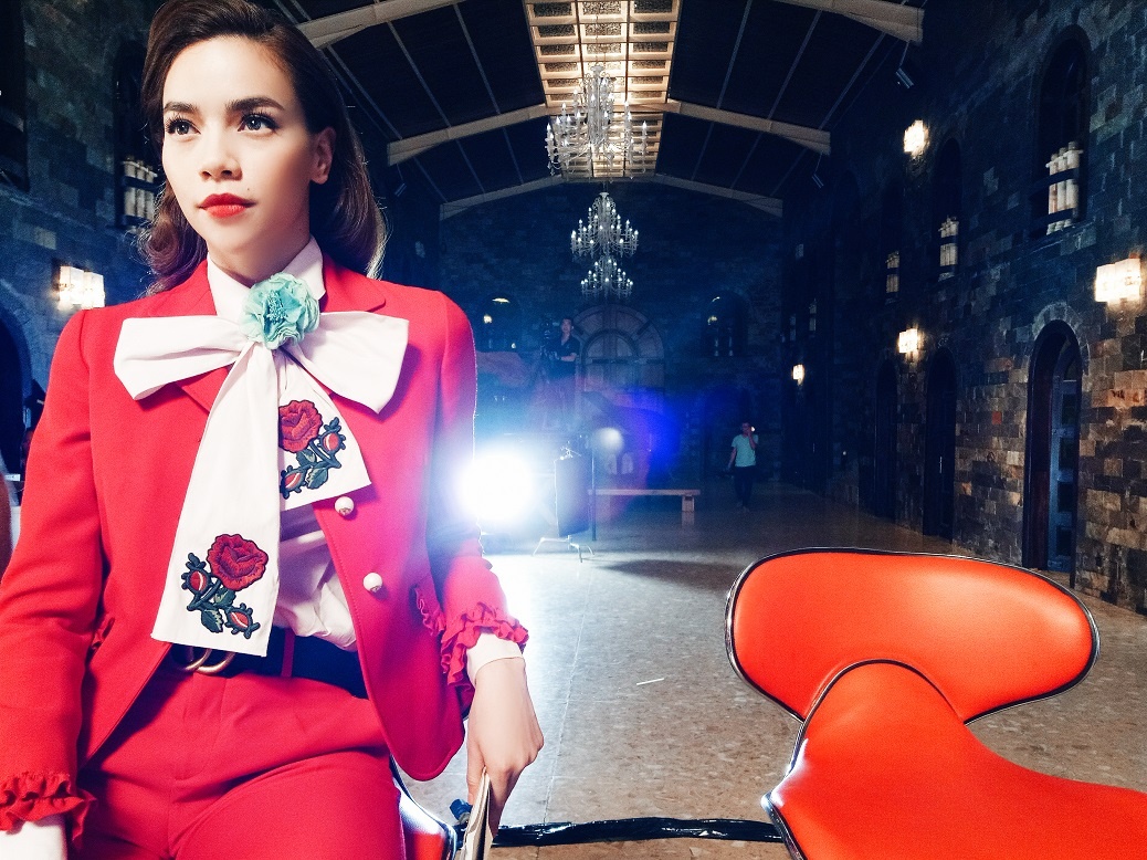 Ho Ngoc Ha trong hau truong The Face anh 2