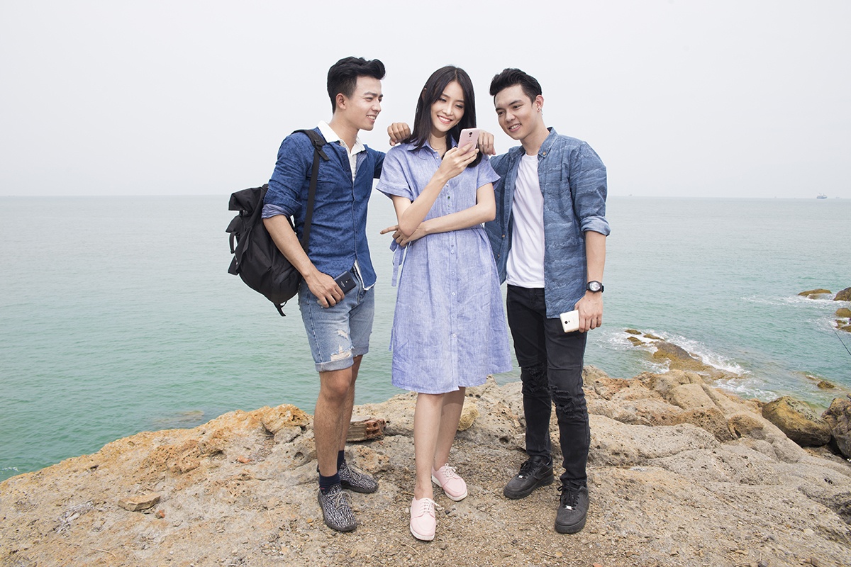 cac phoi do pastel voi dien thoai anh 3