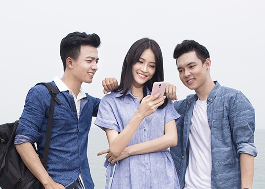 Goi y cach phoi do pastel noi bat ngay he hinh anh