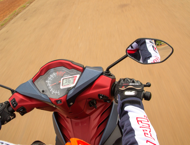 danh gia xe Honda Winner 150 anh 4