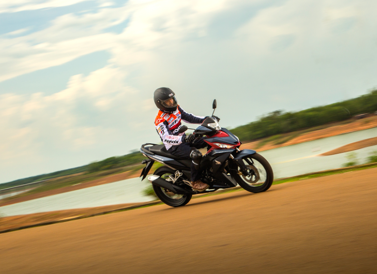 danh gia xe Honda Winner 150 anh 6