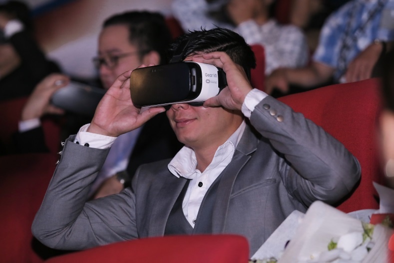 Trai nghiem cong nghe voi Samsung Galaxy S7 va Audi hinh anh