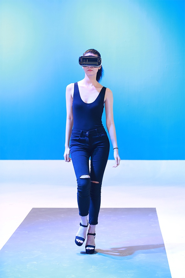 truong dao tao nguoi mau cua Thanh Hang anh 1